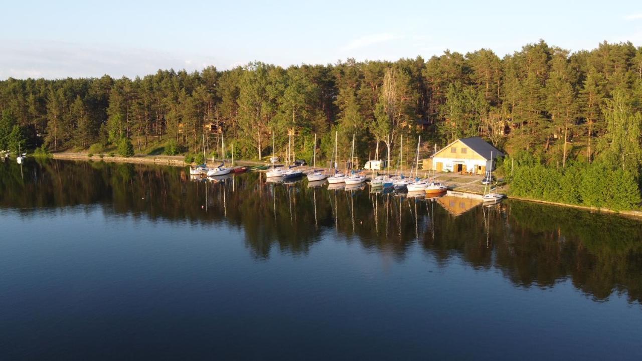Schadzka W Dwunastce Z Widokiem Na Jezioro Borsk Esterno foto